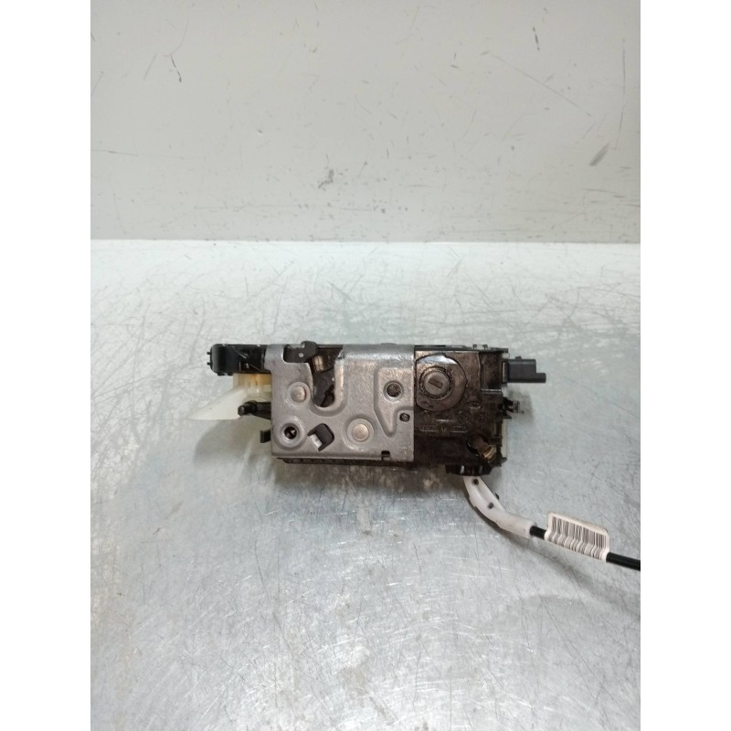 Recambio de motor cierre centralizado delantero izquierdo para peugeot 208 1.4 hdi fap referencia OEM IAM 9612500680 5P 5P