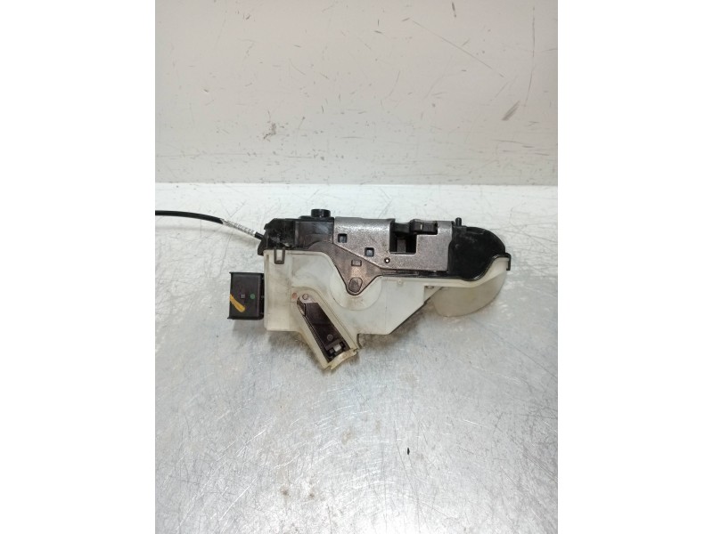 Recambio de motor cierre centralizado delantero izquierdo para peugeot 208 1.4 hdi fap referencia OEM IAM 9612500680 5P 5P