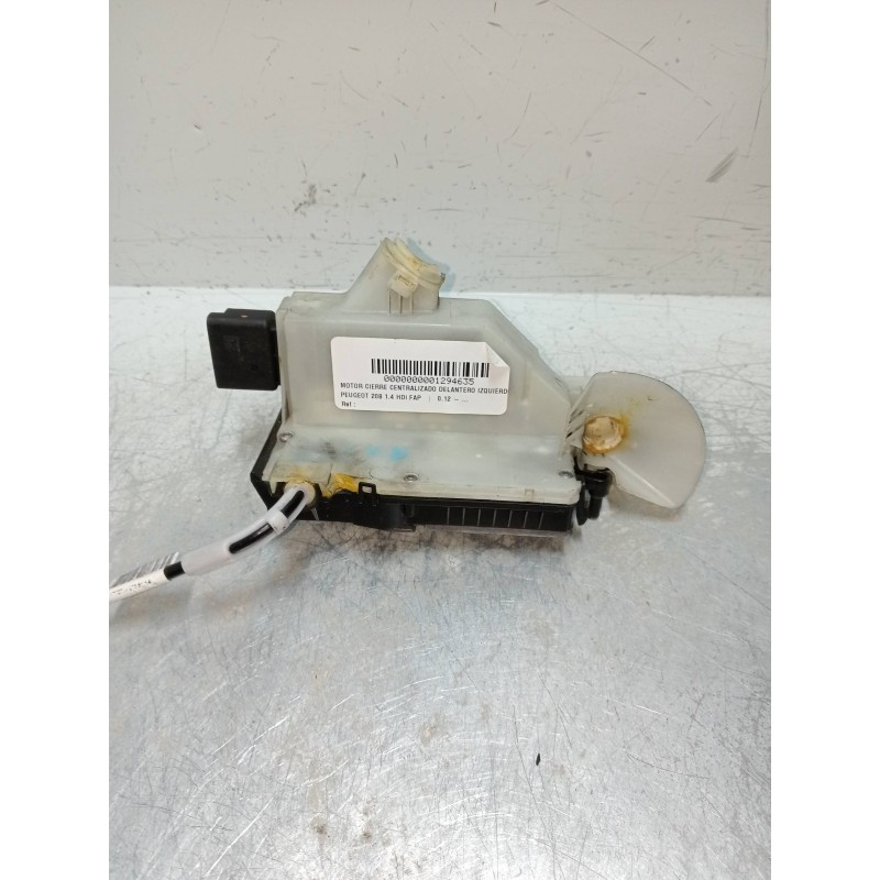 Recambio de motor cierre centralizado delantero izquierdo para peugeot 208 1.4 hdi fap referencia OEM IAM 9612500680 5P 5P