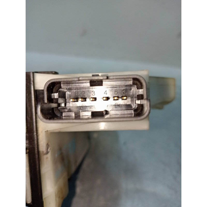 Recambio de motor cierre centralizado delantero izquierdo para peugeot 208 1.4 hdi fap referencia OEM IAM 9612500680 5P 5P