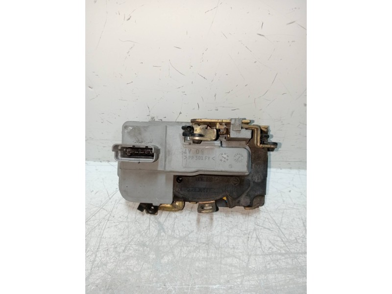 Recambio de motor cierre centralizado delantero derecho para peugeot 206 cc cc referencia OEM IAM   2P