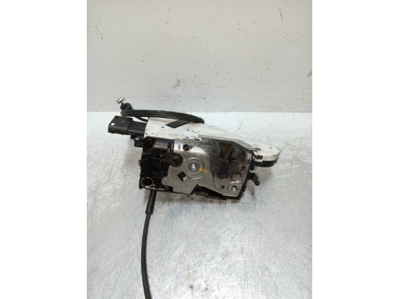 Recambio de motor cierre centralizado delantero derecho para peugeot 207 1.6 16v hdi fap referencia OEM IAM 24099816 24094158 5P