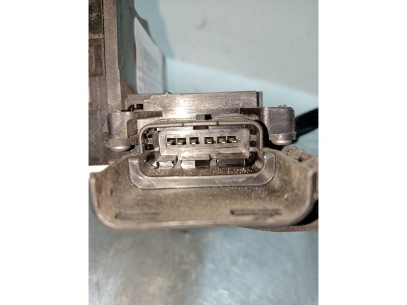 Recambio de motor cierre centralizado delantero derecho para peugeot 207 1.6 16v hdi fap referencia OEM IAM 24099816 24094158 5P