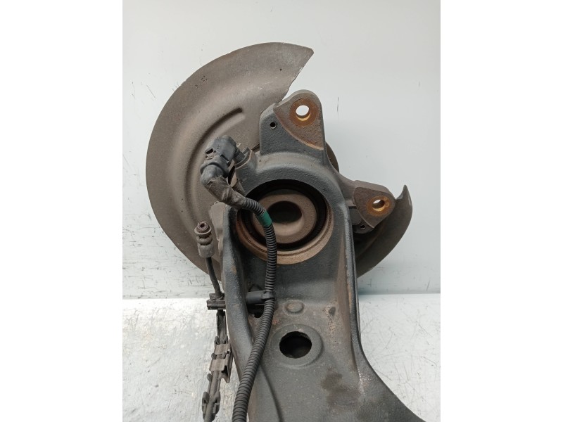 Recambio de mangueta trasera derecha para toyota proace verso compact shuttle referencia OEM IAM 9807504980  