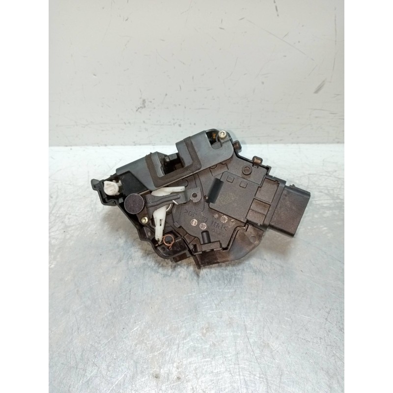 Recambio de motor cierre centralizado trasero derecho para ford focus c-max (cap) 1.6 tdci cat referencia OEM IAM 3M5AR26412BP  