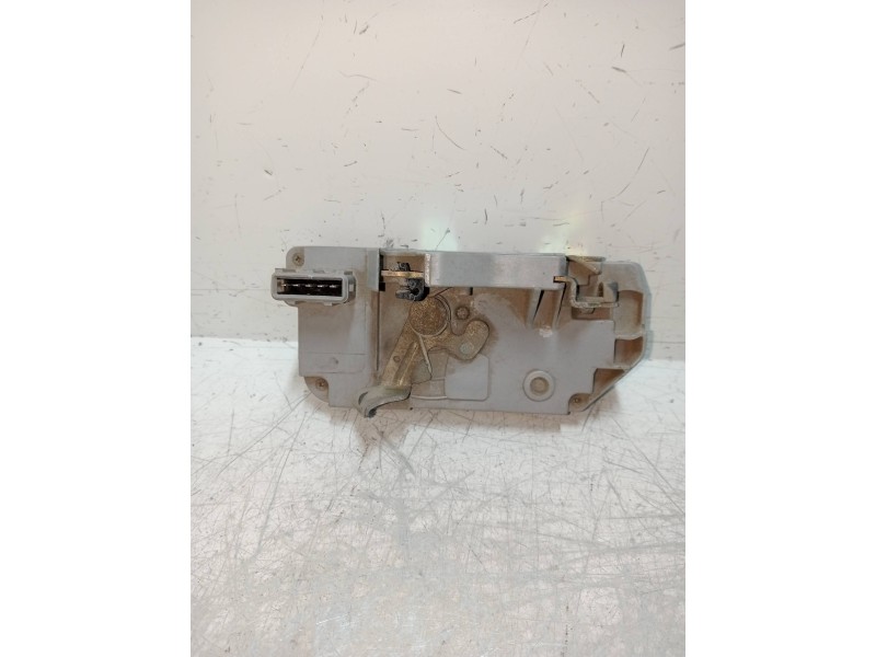 Recambio de motor cierre centralizado trasero derecho para peugeot 306 berlina 4 puertas (s1) style d referencia OEM IAM   4P Recambio de motor cierre centralizado trasero derecho para peugeot 306 berlina 4 puertas (s1) style d referencia OEM IAM   4P