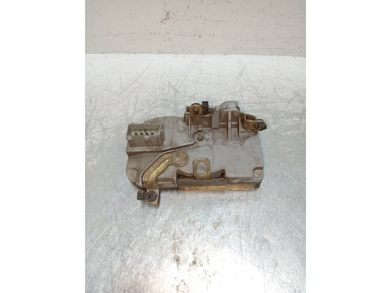 Recambio de motor cierre centralizado delantero derecho para peugeot 206 berlina xr referencia OEM IAM  5P 5P Recambio de motor cierre centralizado delantero derecho para peugeot 206 berlina xr referencia OEM IAM  5P 5P