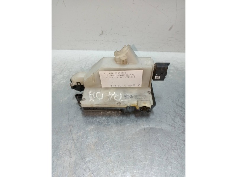 Recambio de motor cierre centralizado trasero derecho para peugeot 208 active referencia OEM IAM 9812501180  5P