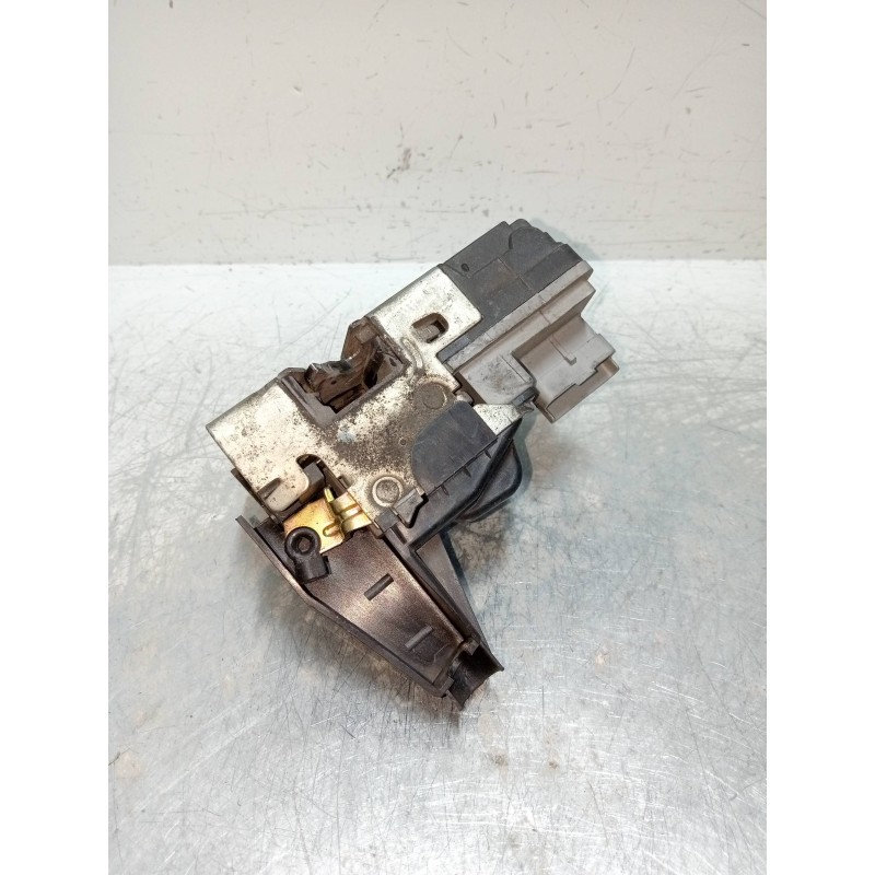 Recambio de motor cierre centralizado delantero izquierdo para peugeot 307 berlina (s2) xs referencia OEM IAM 23973158 3P 3P