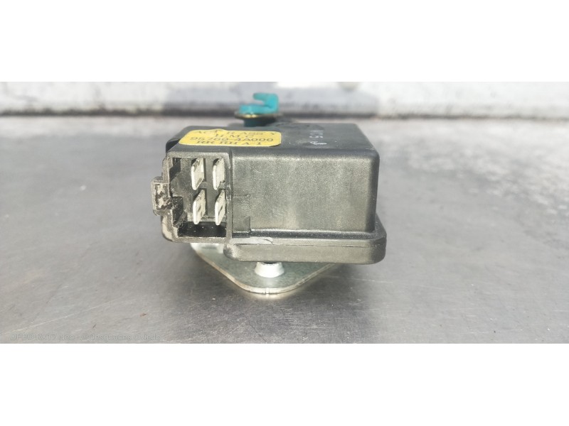 Recambio de motor cierre centralizado trasero derecho para hyundai h 1 2.5 turbodiesel referencia OEM IAM 957604A000  5P