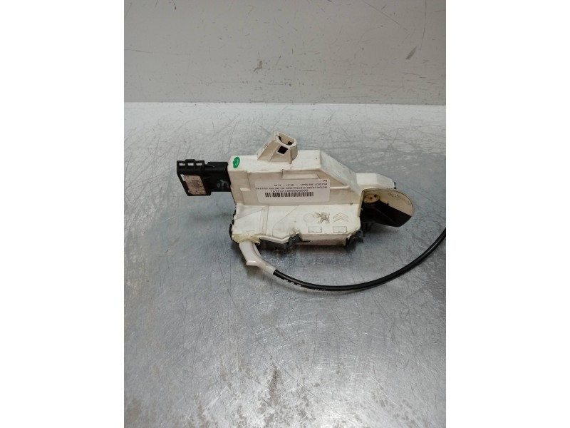 Recambio de motor cierre centralizado delantero izquierdo para peugeot 308 sport referencia OEM IAM 1035507 567154 3P