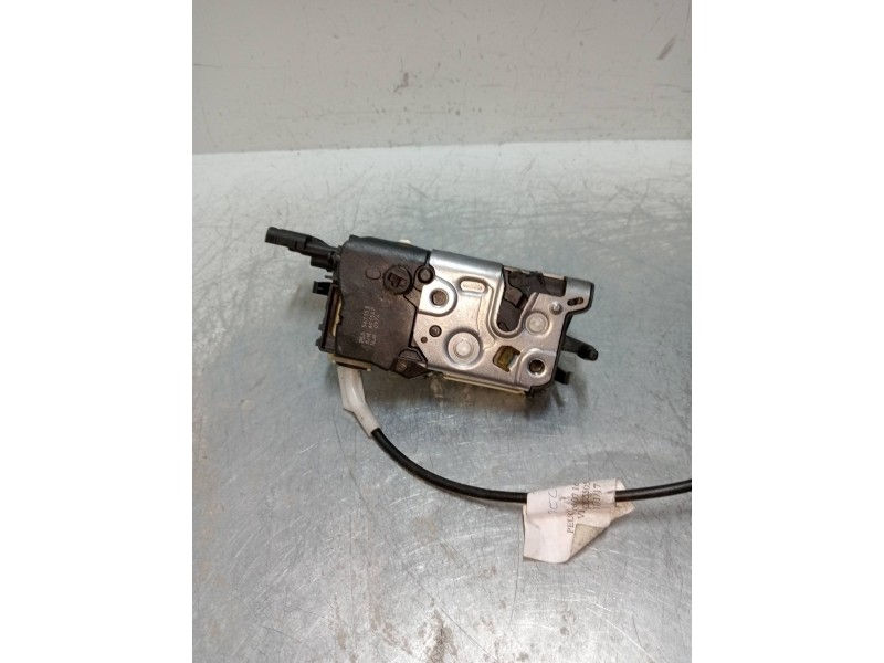 Recambio de motor cierre centralizado delantero derecho para peugeot 308 1.6 hdi fap cat (9hz / dv6ted4) referencia OEM IAM 5671