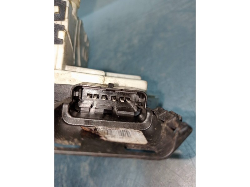 Recambio de motor cierre centralizado delantero derecho para peugeot 308 1.6 hdi fap cat (9hz / dv6ted4) referencia OEM IAM 5671