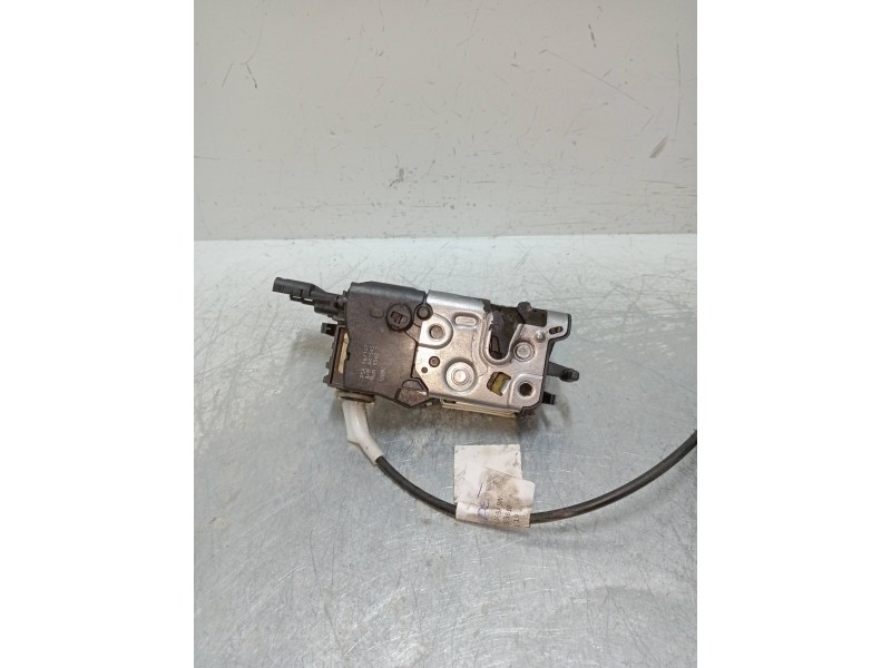 Recambio de motor cierre centralizado delantero derecho para peugeot 308 sw confort referencia OEM IAM 567147 A01545 5P