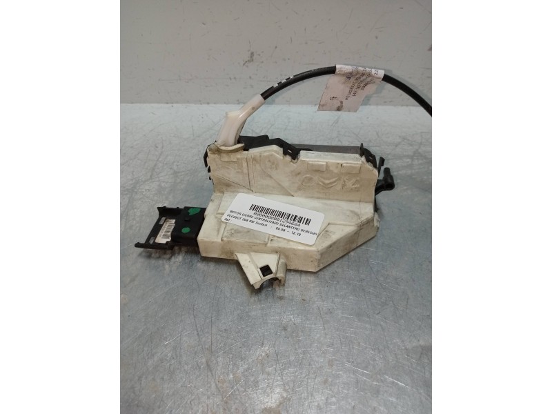 Recambio de motor cierre centralizado delantero derecho para peugeot 308 sw confort referencia OEM IAM 567147 A01545 5P