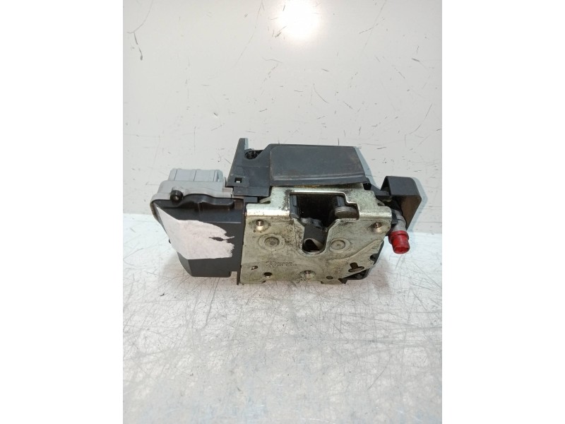 Recambio de motor cierre centralizado trasero izquierdo para peugeot 406 berlina (s1/s2) sv referencia OEM IAM   4P