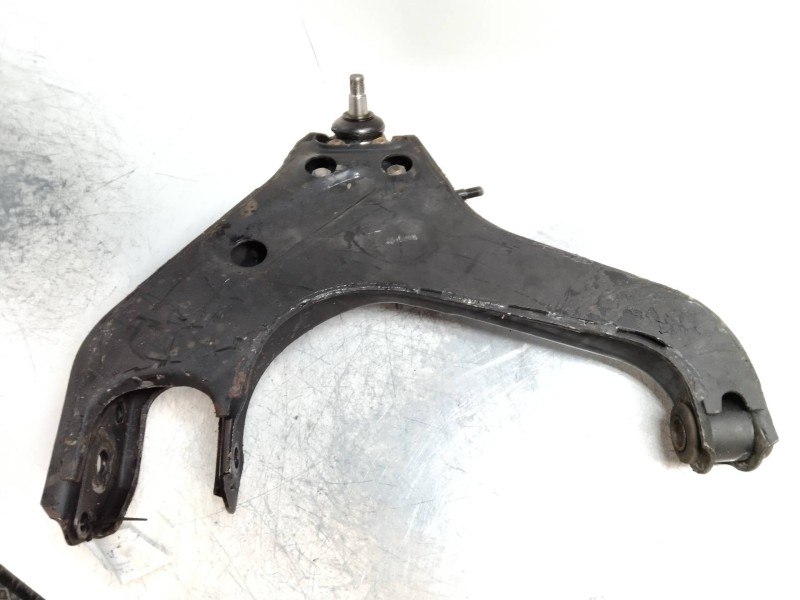 Recambio de brazo suspension inferior delantero derecho para mitsubishi montero (v20/v40) 2.5 turbodiesel referencia OEM IAM    Recambio de brazo suspension inferior delantero derecho para mitsubishi montero (v20/v40) 2.5 turbodiesel referencia OEM IAM