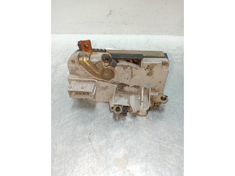 Recambio de motor cierre centralizado delantero izquierdo para peugeot 406 berlina (s1/s2) stdt referencia OEM IAM   4P