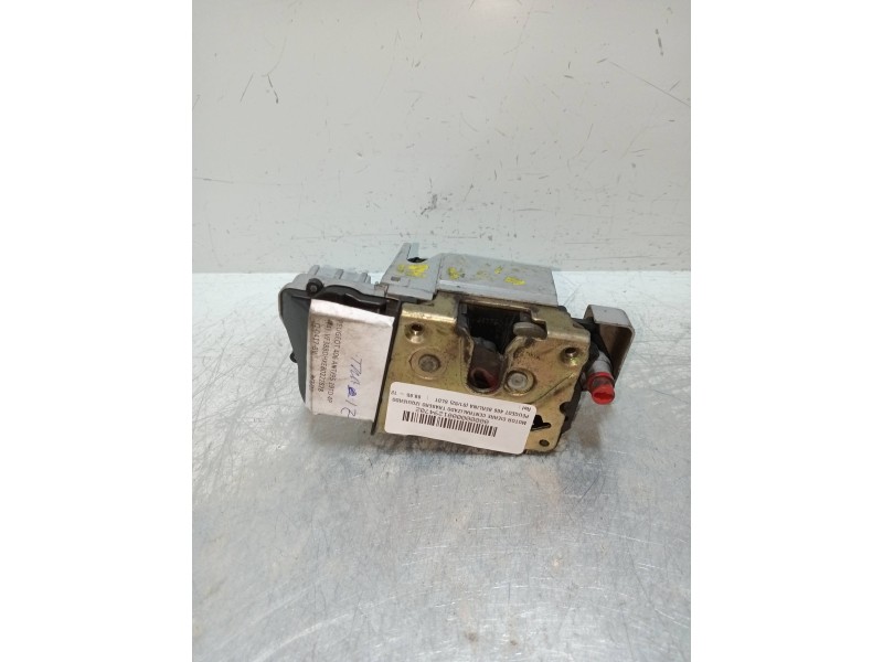 Recambio de motor cierre centralizado trasero izquierdo para peugeot 406 berlina (s1/s2) sldt referencia OEM IAM   4P Recambio de motor cierre centralizado trasero izquierdo para peugeot 406 berlina (s1/s2) sldt referencia OEM IAM   4P