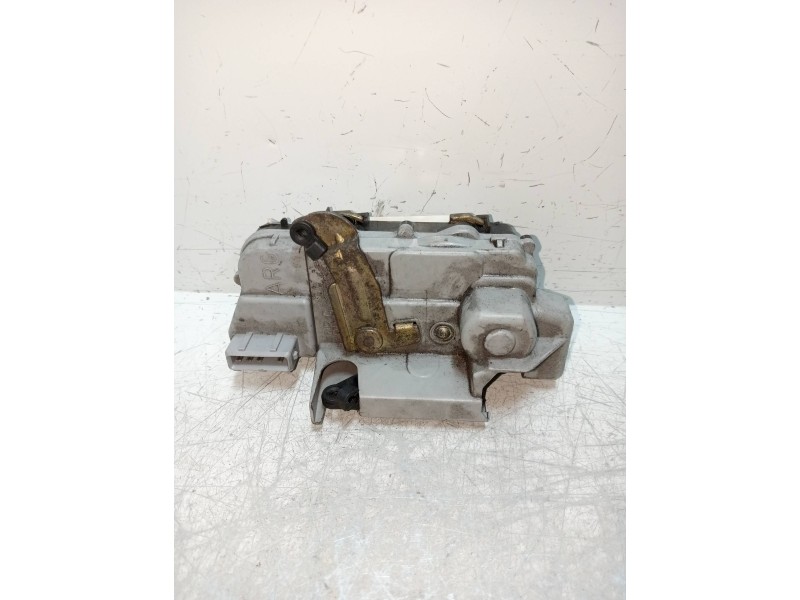 Recambio de motor cierre centralizado trasero izquierdo para peugeot 406 berlina (s1/s2) sldt referencia OEM IAM   4P Recambio de motor cierre centralizado trasero izquierdo para peugeot 406 berlina (s1/s2) sldt referencia OEM IAM   4P