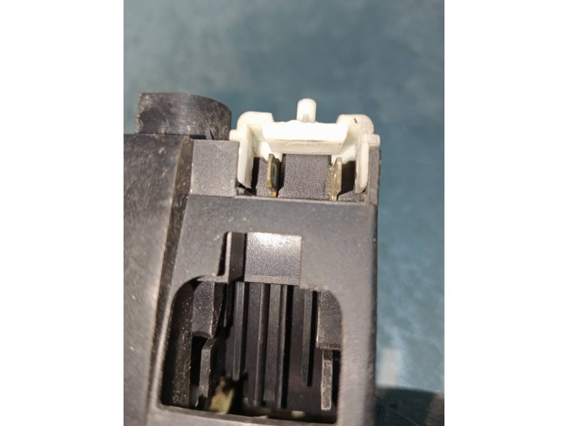 Recambio de motor cierre centralizado delantero derecho para renault clio ii fase ii (b/cb0) billabong referencia OEM IAM  3P 