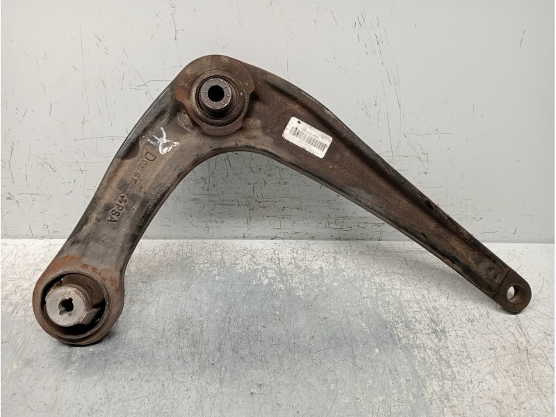 Recambio de brazo suspension inferior delantero derecho para toyota proace verso compact shuttle referencia OEM IAM 9816863580  