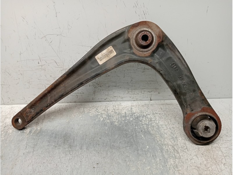 Recambio de brazo suspension inferior delantero izquierdo para toyota proace verso compact shuttle referencia OEM IAM 9816863680