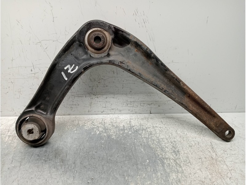 Recambio de brazo suspension inferior delantero izquierdo para toyota proace verso compact shuttle referencia OEM IAM 9816863680