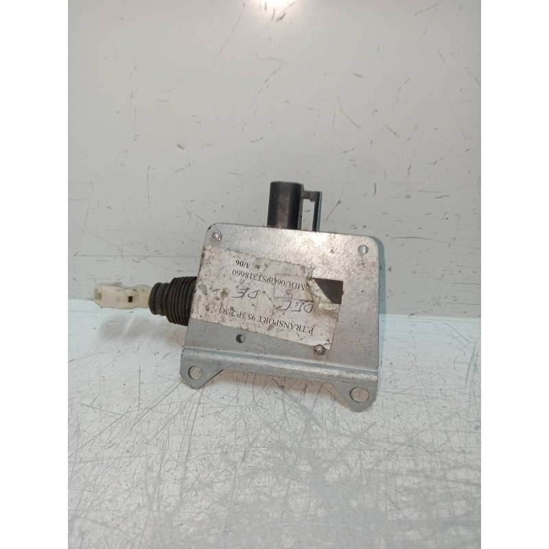 Recambio de motor cierre centralizado delantero derecho para opel pontiac trans sport 2.3 16v cat referencia OEM IAM   