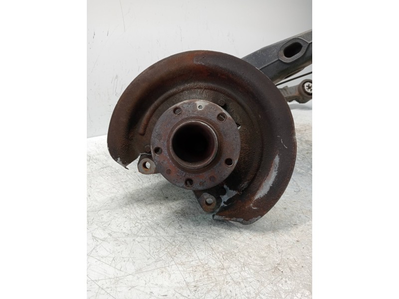 Recambio de mangueta trasera izquierda para toyota proace verso compact shuttle referencia OEM IAM 9807505080  