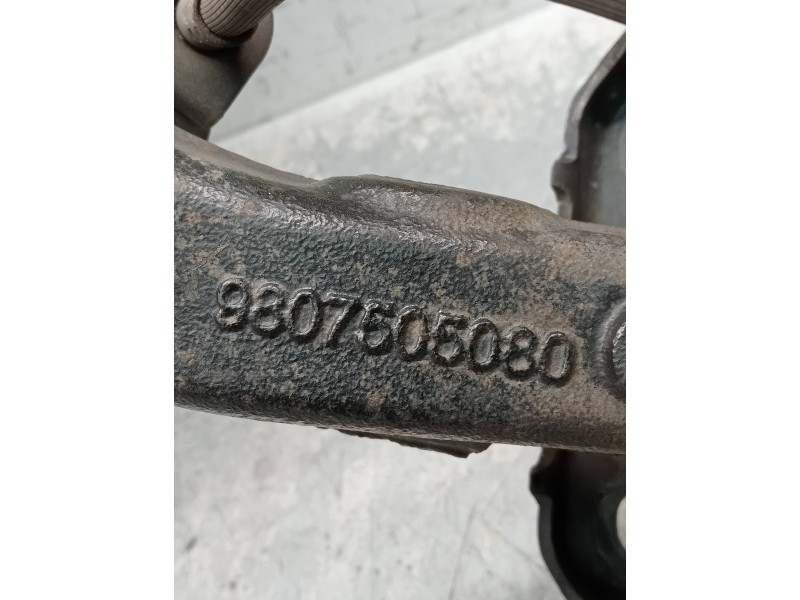 Recambio de mangueta trasera izquierda para toyota proace verso compact shuttle referencia OEM IAM 9807505080  