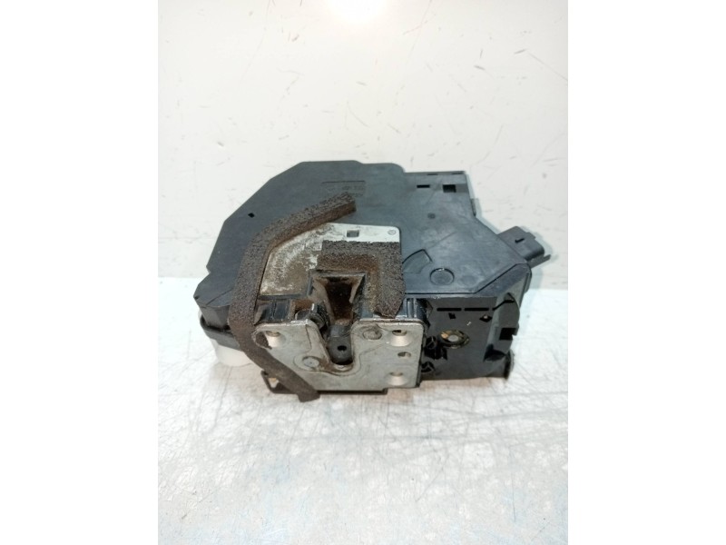 Recambio de motor cierre centralizado delantero izquierdo para renault clio iii 1.5 dci diesel fap referencia OEM IAM 805011929R