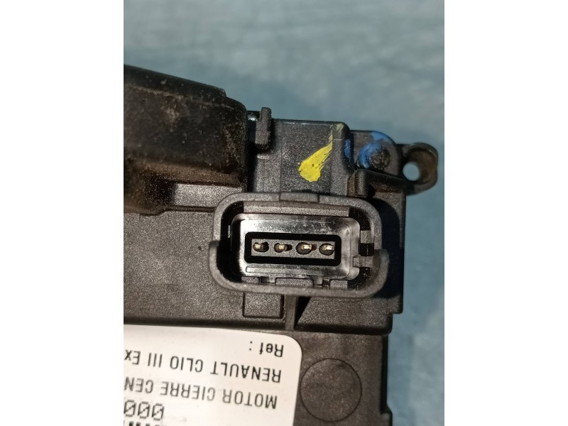 Recambio de motor cierre centralizado delantero derecho para renault clio iii exception 2 referencia OEM IAM  3P 