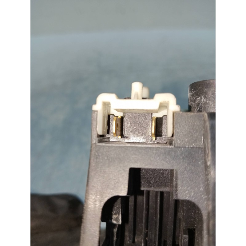 Recambio de motor cierre centralizado delantero derecho para renault clio ii fase ii (b/cb0) authentique referencia OEM IAM  5P 