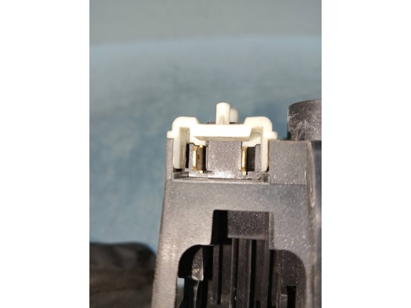 Recambio de motor cierre centralizado delantero derecho para renault clio ii fase ii (b/cb0) authentique referencia OEM IAM  5P 