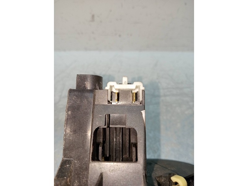 Recambio de motor cierre centralizado delantero izquierdo para renault clio ii fase ii (b/cb0) authentique referencia OEM IAM  5