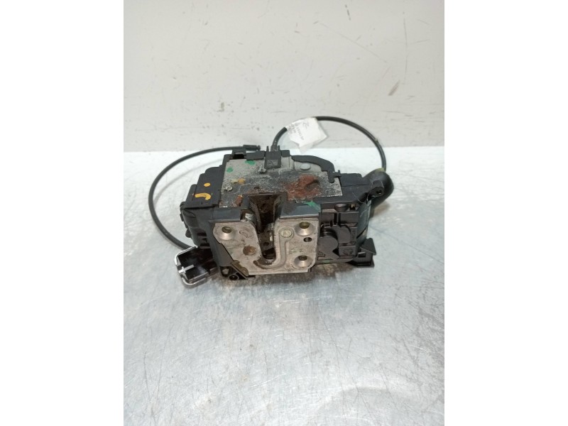 Recambio de motor cierre centralizado trasero izquierdo para renault megane iii berlina 5 p business referencia OEM IAM   5P