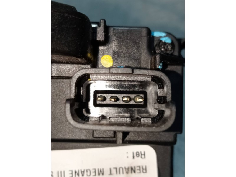 Recambio de motor cierre centralizado delantero derecho para renault megane iii coupe referencia OEM IAM 805020003R  5P