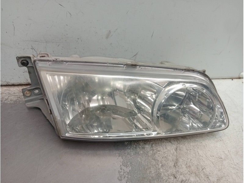 Recambio de faro derecho para hyundai h 1 2.5 turbodiesel referencia OEM IAM 921024A5XX  