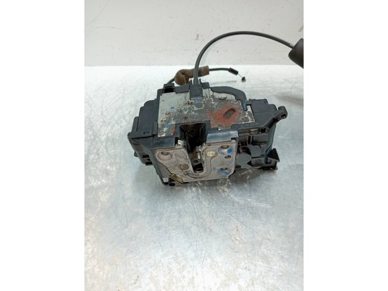Recambio de motor cierre centralizado trasero izquierdo para renault megane iii berlina 5 p 1.5 dci diesel fap referencia OEM IA