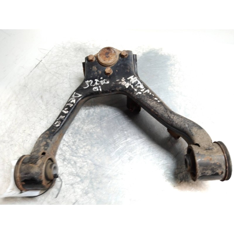 Recambio de brazo suspension superior delantero izquierdo para mitsubishi montero (v60/v70) 3.2 di-d boss (3-ptas.) referencia O
