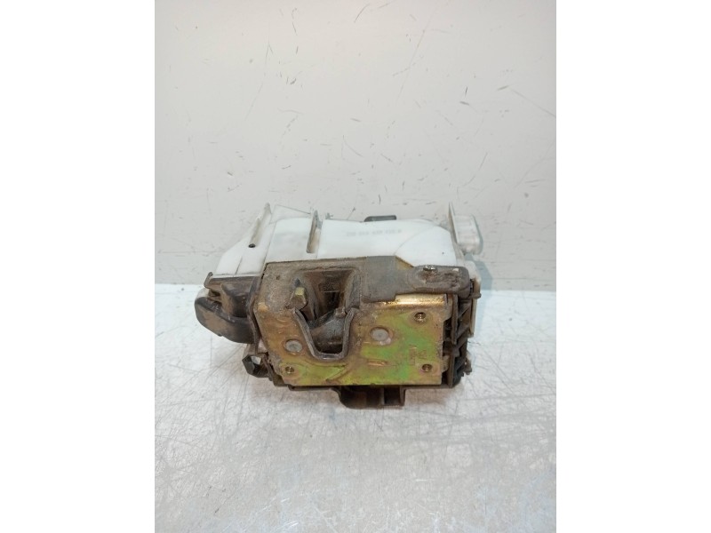 Recambio de motor cierre centralizado trasero izquierdo para seat ibiza (6k) glx referencia OEM IAM 6K4839015B  5P