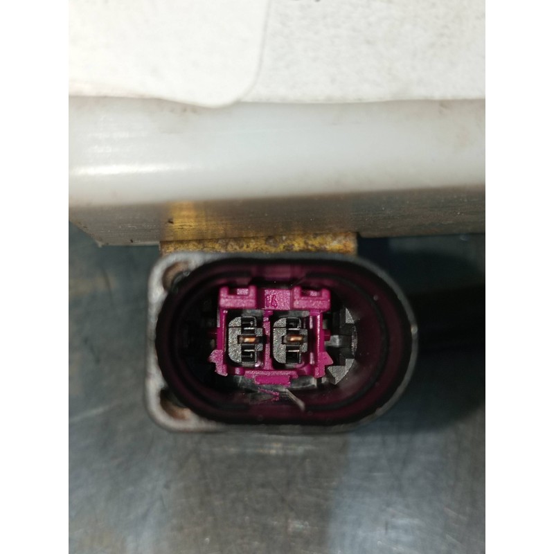 Recambio de motor cierre centralizado trasero izquierdo para seat cordoba berlina (6k2) signo referencia OEM IAM 6K4839015G  4P