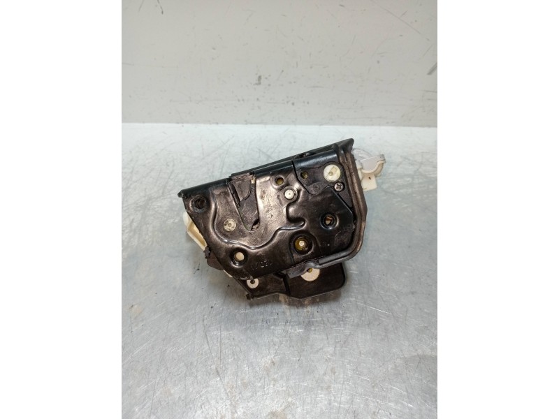 Recambio de motor cierre centralizado trasero derecho para seat exeo st (3r5)(2009>) 2.0 tdi referencia OEM IAM 8E0839016AA  5P