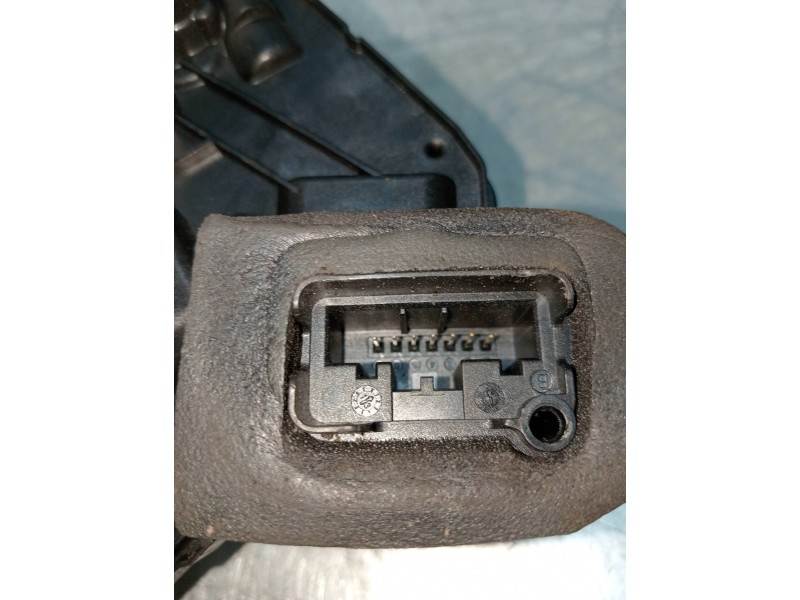Recambio de motor cierre centralizado trasero izquierdo para seat leon (5f1) 1.6 tdi referencia OEM IAM 5K4839015Q 5P 