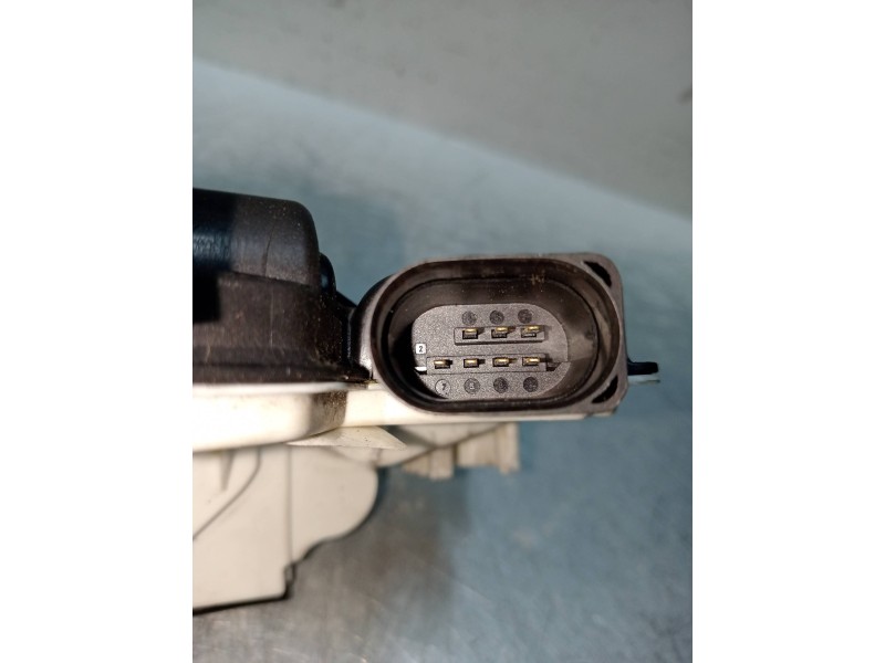 Recambio de motor cierre centralizado delantero izquierdo para skoda suberb (3t4) elegance referencia OEM IAM 5N1837015C  5P