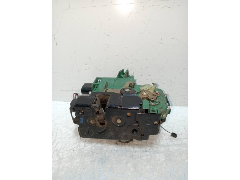 Recambio de motor cierre centralizado delantero derecho para skoda superb (3u4) classic referencia OEM IAM 3B1837016  4P