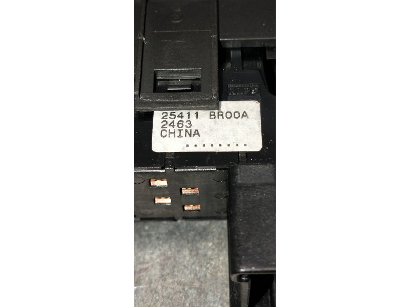 Recambio de mando elevalunas delantero derecho para nissan qashqai (j10) acenta referencia OEM IAM 25411BR00A 2463 5P