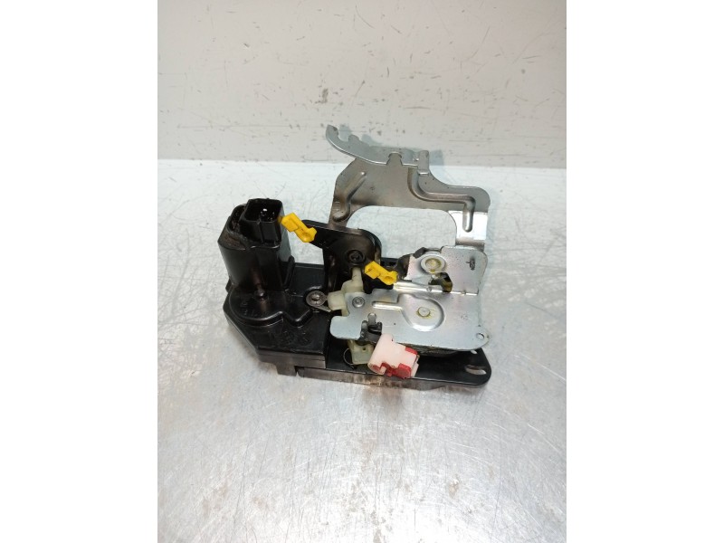 Recambio de motor cierre centralizado trasero derecho para ssangyong actyon 200 xdi referencia OEM IAM   5P