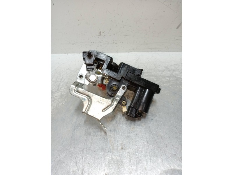 Recambio de motor cierre centralizado trasero izquierdo para ssangyong actyon 200 xdi referencia OEM IAM   5P